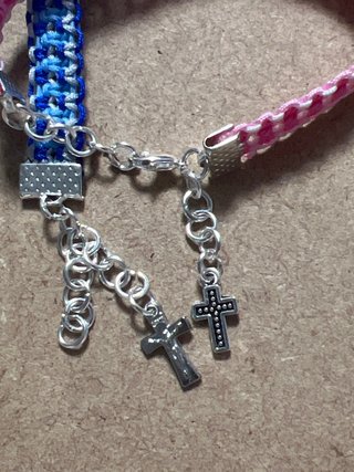 Pulseras Macramé Azul y Rosa con Colgante Cruz