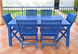 Mesa y sillas de jardín azul