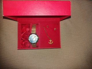 Reloj Skyline Oro y Collar Ancla