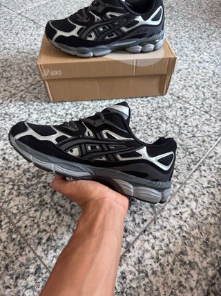Asics Gel Grigie e Nere Taglia 43