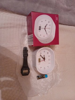Reloj despertador Krontaler y pila Aodun