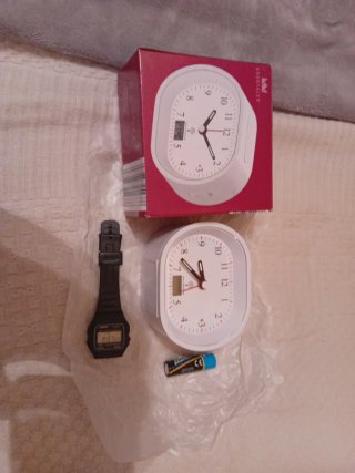 Reloj despertador Krontaler y pila Aodun
