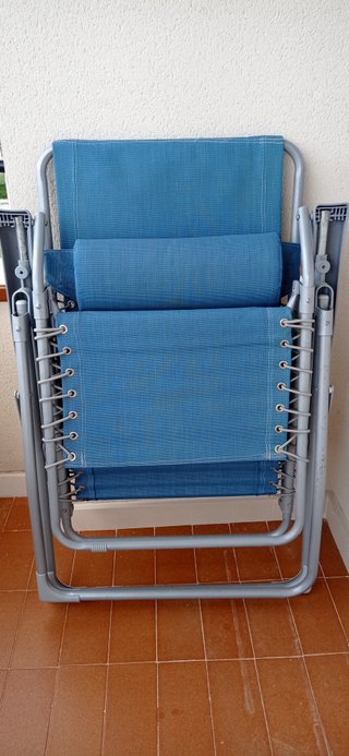 Tumbona plegable reclinable con cojín