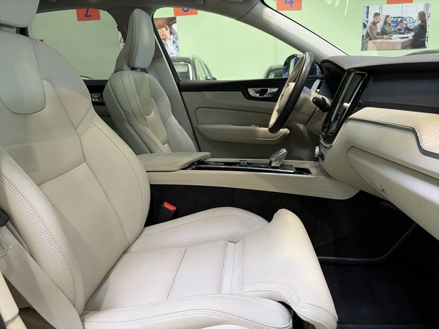 Volvo XC60 T6 Recharge Inscription AWD Auto 250 kW (340 CV)