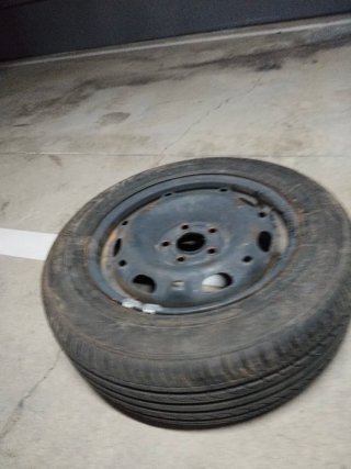 Rueda de repuesto 185/60R14 + batería auto stop