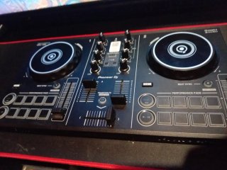 Controlador DJ Pioneer DDJ-200
