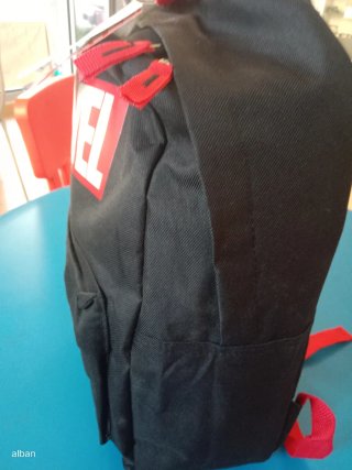 Mochila Marvel Negra y Roja