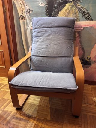 Sillón IKEA POÄNG madera y cojín azul