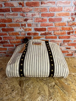 Borsa a righe con manici neri – stile luxury