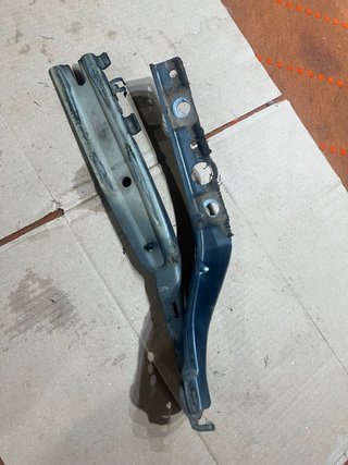 Soporte aleta derecha Peugeot 407.