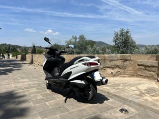 Suzuki Burgman 125 Blanca - carnet B A1