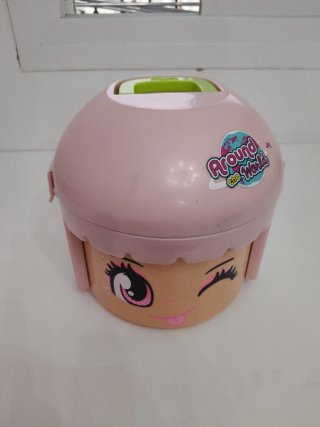 Cabeza gigante de Pin y Pon
