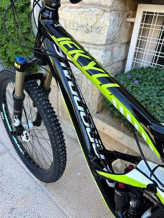 Bicicleta Cannondale Jekyll