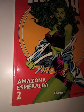 2 comics hulka amazona esmeralda.