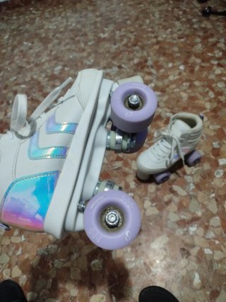 Patines blancos para niña