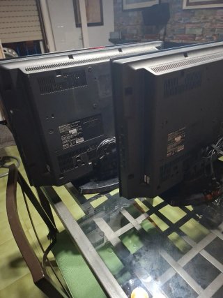 2 TVs Sony 22 No Smart TV