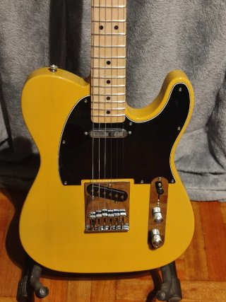 Squier Telecaster con algunos cambios