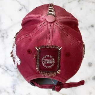 Gorra Adidas custom estilo japonés burdeos