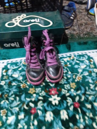 Zapatillas deportivas negras y rosas