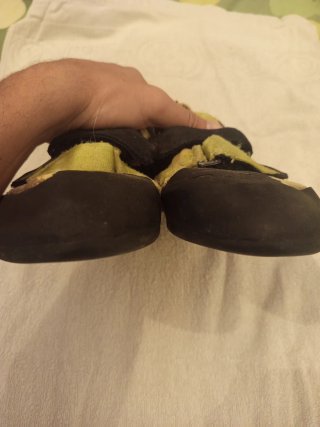 Pies de gato Evolv negros y verdes