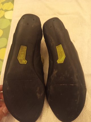 Pies de gato Evolv negros y verdes