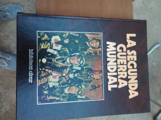 Crónica militar y política de la Segunda Guerra...