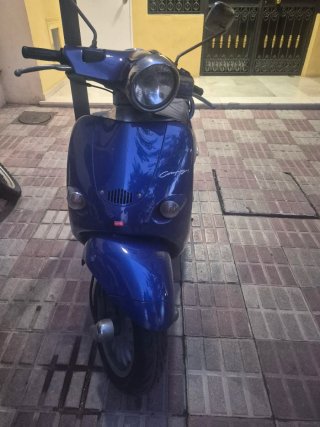 Moto Scooter Aprilia Azul