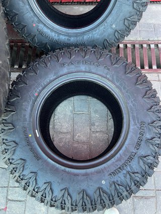 5 neumaticos R/T+.   35 x 12.5 R17