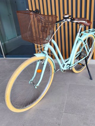 Bicicleta de paseo color menta