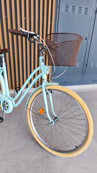 Bicicleta de paseo color menta