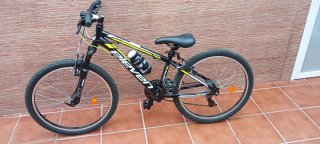Bicicleta de montaña Eleven negra y amarilla