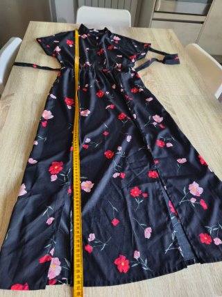 Vestito floreale nero con cintura