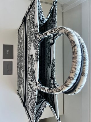 DIOR BOOK TOTE GRANDE