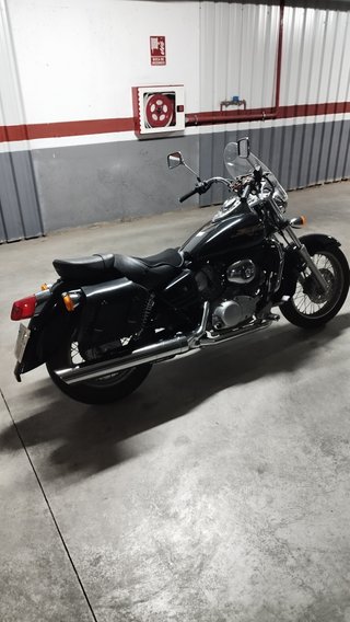 Honda Shadow VT 125 C Cruiser Negra