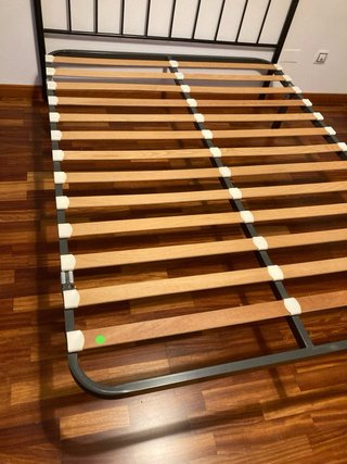 Cabecero Metálico, somier y colchón 180x135 cm.