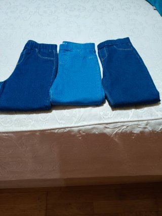 3 leggings Vaqueros Niña Talla 12 marca Kiabi.