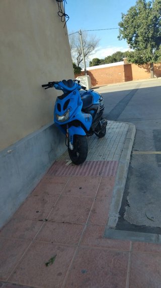 Yamaha Aerox Azul