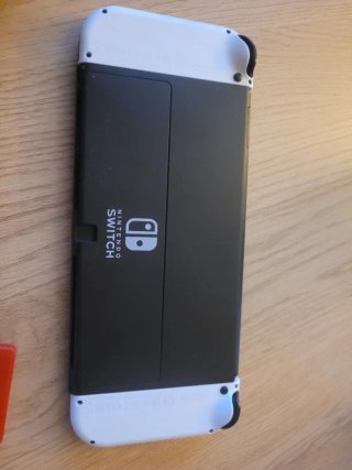 Nintendo Switch OLED Bianca + Giochi