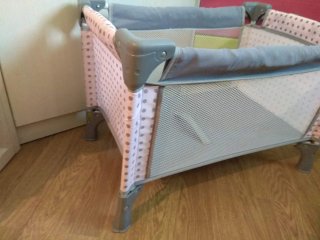 Cuna de muñecas