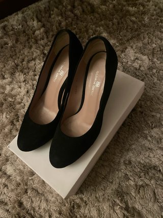 Zapatos tacón ante negro Gloria Ortiz T.37