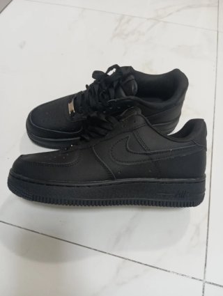 Nike Air Force 1 nere oro