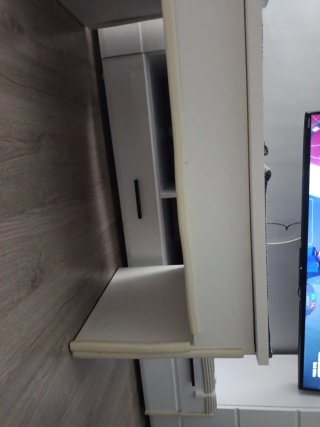 Mesa de salón madera y plástico