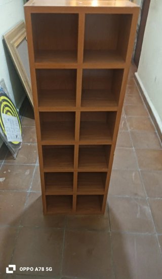Estantería pequeña para CDs