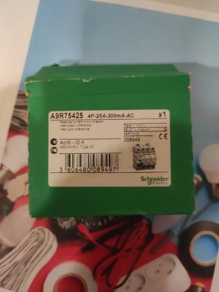 Diferencial 4p 25A 300 Schneider A9R75425