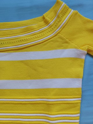 Jersey amarillo Liu jo talla XS.