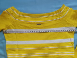 Jersey amarillo Liu jo talla XS.