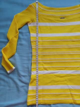Jersey amarillo Liu jo talla XS.