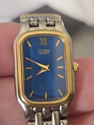 Reloj Citizen Mujer Azul y Dorado
