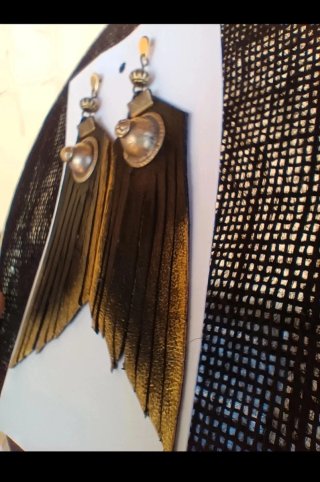 Conjunto Gargantilla Piel Flecos y Pendientes