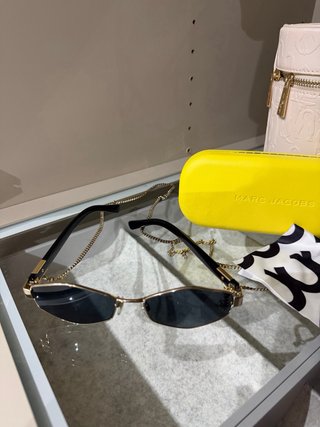 Gafas de sol Marc Jacobs negras y doradas